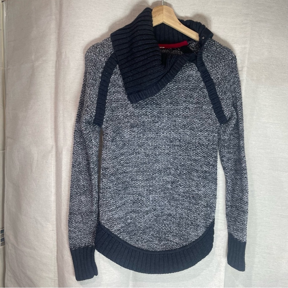Lululemon Athletica Navy and Gray Cowl Neck Sweater